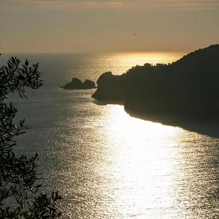 Natur-steinhaus Mit Meerblick: Hell, Ruhig, Exklusiv, Strandnah *
