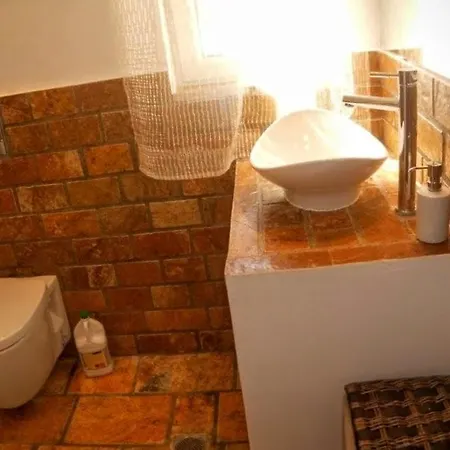 Holiday home Natur-steinhaus Mit Meerblick: Hell, Ruhig, Exklusiv, Strandnah